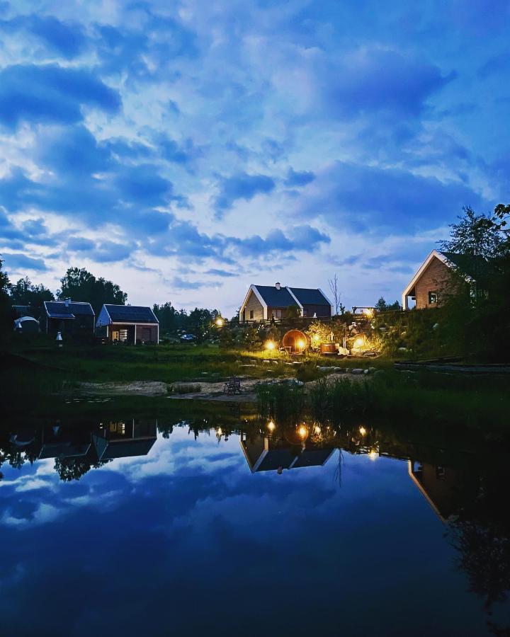 Osada Skoczkowo Komfortowe Domki Z Jacuzzi Nad Jeziorem- Sauna- Balia- Prywatny Staw Wedkarski Podiazy Exteriör bild