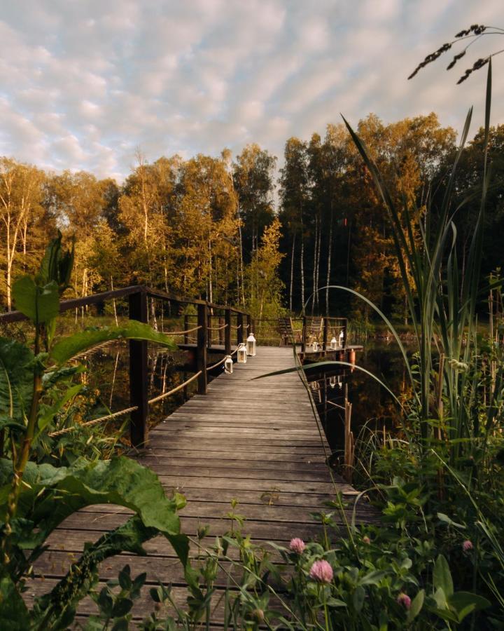 Osada Skoczkowo Komfortowe Domki Z Jacuzzi Nad Jeziorem- Sauna- Balia- Prywatny Staw Wedkarski Podiazy Exteriör bild