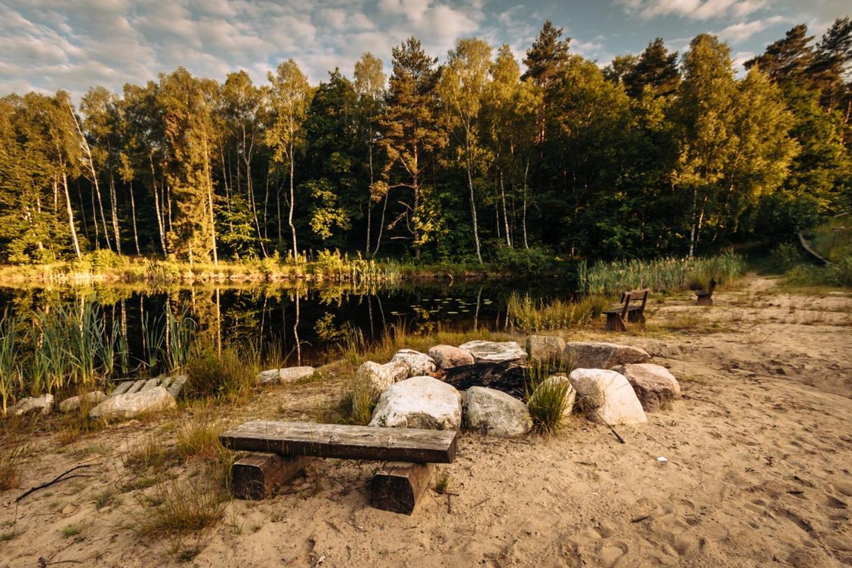 Osada Skoczkowo Komfortowe Domki Z Jacuzzi Nad Jeziorem- Sauna- Balia- Prywatny Staw Wedkarski Podiazy Exteriör bild